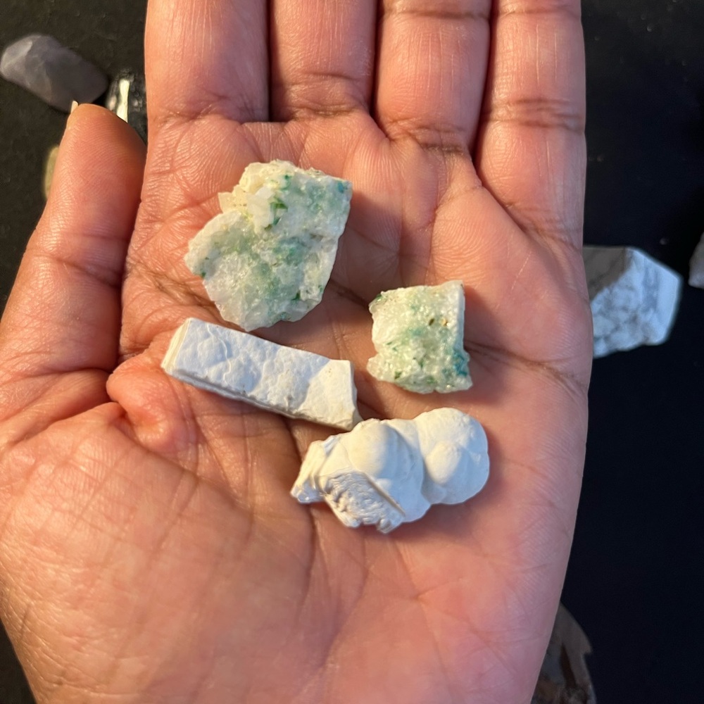 Mariposite & Hydrozincite Stones